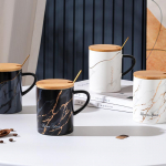 P&otilde;hjamaade keraamiline tass kaane ja lusikaga, marmorimustriline, suure mahutavusega kruus, loominguline isikup&auml;rane ins kontori veetass 430ML