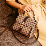 Uue stiiliga kott Naiste mood Kett-emakott Atmosf&auml;&auml;riline mitmek&uuml;lgne Crossbody kott Naiste kott V&auml;ike kott Lihtne