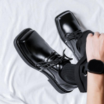 Inglise stiilis meeste vabaaja ehtsast nahast kingad n&ouml;&ouml;ridega Derby kingad disaineri ruudukujulise ninaga tossud peo- ja ballikleidi jalan&otilde;ud 240 must