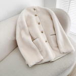 Karusnahk, P&uuml;stkrae karusnahast, Lambavillajakk, Naiste r&otilde;ivad, Karusnahk m&otilde;lemal pool, S&uuml;gis ja talv L