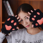 Uued naiste kindad, armsad kassik&uuml;&uuml;s karuk&auml;pp, pl&uuml;&uuml;sist labakindad t&uuml;drukutele, armsad soojad kohevad l&uuml;hikesed s&otilde;rmedeta kindad, cosplay peokink beež