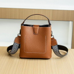 Kotid Naiste moekott 2023 uus trendikas mitmek&uuml;lgne &uuml;he &otilde;laga kott Premium Sense k&auml;ekott M pruun