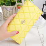 Naiste t&uuml;drukute rombimustriline pidu &otilde;huke rahakott metallist s&uuml;damed krooniga pika rahakotiga 19x10x2.5cm kollane