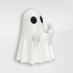 Helendav keskmine s&otilde;rm armas kummituskuju v&auml;ike hirmutav kummituse kujukesed Halloweeni kodukaunistuse lauaehistus