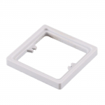 &Uuml;he pistikupesa pikendusega elektrikontaktide karbi pikendus. &Uuml;hekordne karbi pikendaja koos kruvidega elutoa kooli kontori jaoks 10A