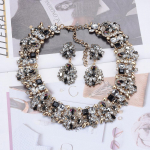 Roheline Sweet Collar Fashion Retro Light Luksuslik naiselikkus Kaelakee K&otilde;rvar&otilde;ngaste komplekt