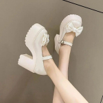 Suvine stiil naiste Mary Jane kingad paksu tallaga ja k&otilde;rge kontsaga, vintage v&auml;ikesed nahkkingad, pol&uuml;uretaanist tald 36