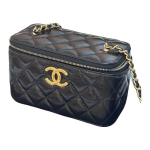 Chanel 24b Kuldne Pandla Teemantmustriga Nahast Ketiga &Otilde;larihm Vintage Kuldne Kett Valmistatud Veisenaha Materjalist Karbikott Messenger Bag Naiste Must Gift Set(Basic Set+Box+Shopping Bag) must