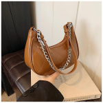 Kaenlaaluste kott naistele Uus moedisain kett &uuml;he &otilde;laga ristkehaga kotid Temperament pendelk&auml;ekott Red Half Moon k&auml;ekotid