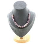 Pierres et Min&eacute;raux. Collier 20 perles Mica violet de Tanzanie 8 mm. Chaine en acier Collier femmes, hommes. Taille personnalisable.