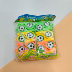 V&auml;rviline plastikust kohtunike treeneri vile kaelapaelaga &ndash; ideaalne r&otilde;&otilde;mustavatele f&auml;nnidele