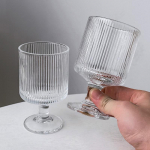 WTEMPO Suur soonilise klaasi komplekt Virnastatavad klaasist tassid Vintage tekstuuriga L&auml;bipaistvad triibulised joogiklaasid Komplekt baarijookide, kokteilide, j&auml;&auml;kohvi jaoks 6pcs valge