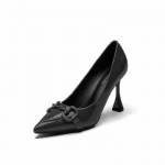 Naiste k&otilde;rged kontsad, terava varbaga, prantsuse retro lakknahast Horsebiti &uuml;hekordsed kingad Professionaalsed &auml;rijalatsid 34 must