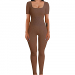 Seksikad kootud s&uuml;giskombinesoonid, &uuml;hes t&uuml;kis kootud kombinesoonid, &uuml;hev&auml;rvilised ruudukujulised kaelusega l&uuml;hikesed varrukad, kergitavad puusad, &otilde;hukesed naiste kombinesoonid S lilla