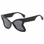 Suure raamiga naiste moe liblikraamiga p&auml;ikeseprillid l&auml;bipaistva objektiiviga prillid