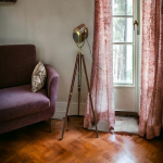 K&auml;sitsi valmistatud puidust statiiviga t&ouml;&ouml;stuslik p&otilde;randalamp | Stuudio otsinguvalgusti Prožektor | Pruun kodukaunistusega statiivi kollektsioon