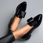 Uued naiste p&auml;ssid, vibukaunistusega terava varbaga lamedad jalatsid naistele lakknahast madalasuulised igap&auml;evased vabaajajalatsid 40