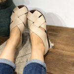 K&auml;sitsi valmistatud veisenahast kootud sandaalid Retro Peep Toe, pehme lameda tallaga ehtsast nahast madalad naiste libisemiskingad 35 aprikoosi