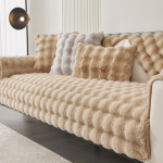 Luksuslik libisemiskindel kunstk&uuml;&uuml;likukarvast diivanipadi - hubane talvine pl&uuml;&uuml;sist istmekate 90x180 cm