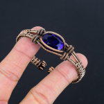 Sinise safiiri k&auml;ev&otilde;ru, K&auml;sitsi valmistatud v&auml;&auml;riskividega k&auml;ev&otilde;ru, 999 vasktraadiga &uuml;mbritsetud antiikne ehtekomplekt, Kihlusekingituseks