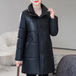 Keskealine naine Talvine pikk kunstlambanaha mantel Elegantne paks soe talveparka Naiste nahktagi XL must