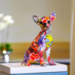 V&auml;rviline koerakuju loomaornament Chihuahua kujuke skulptuur lauale elutoa t&ouml;&ouml;lauale