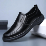 Kevadised uued nahast kingad Meeste puhasmustad vabaajajalatsid Slip-on Slip-on kingad Pehme tallaga libisemiskindlad peakoka s&otilde;idujalatsid 39 must