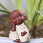 V&auml;ike Buddha kuju Munk Lilla savitee Lemmikloomade kujukeste k&auml;sit&ouml;&ouml;