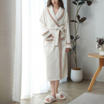 Naiste s&uuml;gis- ja talvepidžaamad, soojad koduriided, pikkade varrukatega, saab kanda v&auml;lismantlina ja hommikumantlina L