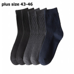 5 paari/partii Meeste vertikaalsed triibulised puuvillased sokid s&auml;&auml;re keskele hingavad sokid &Auml;rispordisokid 5 Pairs hall v&auml;rv/must