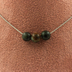 Pierres et Min&eacute;raux. Collier 3 perles Turquoise Africaine 8 mm Chaine en acier inoxydable Collier femmes, hommes. Taille personnali
