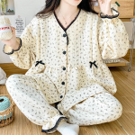 2024. aasta soe vahekihiga &otilde;hkpuuvillast rasedate pidžaamad &ndash; s&uuml;gis/talvine &uuml;mara kaelaga kardigan, millel on juurdep&auml;&auml;s rinnaga toitmisele. XXL