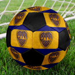 Boca Juniors jalgpall, v&auml;rviline, sobib igas vanuses, masin&otilde;mmeldud, PVC-materjal, v&otilde;istlustasemel, vastupidav ja k&otilde;rge p&otilde;rkega