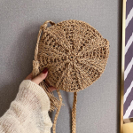 Yogodlns Bohemian Straw Bag Naistele Suvine Rannakotid Mood K&auml;sitsi valmistatud &Otilde;lakott &Uuml;mmargune Ristkehaga Kott Tutt K&auml;ekott 16*2*22cm beež