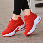 Suurenenud hingav k&auml;rbsekootud jalan&otilde;ud pehmendusjalatsid Naiste kingad Mood noorte vabaaja tantsukingad 34 valge