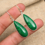 H&auml;mmastav malahhiit v&auml;&auml;riskivi k&auml;sitsi valmistatud 925 sterlingh&otilde;be k&otilde;rvar&otilde;ngas ehted 1.57 Inches roheline