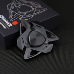 Haistiilis Alumiiniumsulamist Fidget Spinner - CNC-t&ouml;&ouml;deldud, 3 v&auml;rvivalikut, L&otilde;&otilde;gastav m&auml;nguasi t&auml;iskasvanutele must
