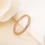 Kvaliteetne mood Lihtne puhastus, roostevabast terasest naiste tsirkoonist kihlas&otilde;rmus, laiusega roosikuldne s&otilde;rmekink C 6