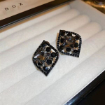 Luksuslikud Euroopa/Ameerika h&otilde;bedast n&otilde;elaga &otilde;&otilde;nsad rombikujulised k&otilde;rvar&otilde;ngad &ndash; tippklassi trendikas universaalne aksessuaar Not specified