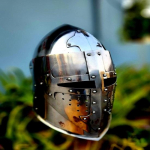 Ristis&otilde;duri r&uuml;&uuml;tli kiiver Keskaegne Templari kiiver Ikooniline ristis&otilde;duri stiil Cosplay, LARP, Halloweeni kost&uuml;&uuml;m Parim kingitus armastatud inimesele.
