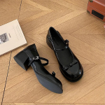 &Uuml;mar nina mitmek&uuml;lgsed jaapani kolledži stiilis naiste mokassiinid kevad s&uuml;gis naiste kontsad pael pruun madal paks konts &uuml;hekordsed kingad 35 must