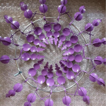 1 tk s&auml;rtsakas kineetiline tuuleveski h&uuml;pnotiseeriv 3D metallist aiavurr, ilmastikukindel &otilde;uekunst v&auml;lir&otilde;&otilde;mude ja sise&otilde;ue kaunistamiseks lilla