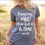 ZIMOXUAN naiste suvine T-s&auml;rk Losing My Mind &Uuml;ks laps korraga Mom Life Letter Print Top Tee l&uuml;hikeste varrukatega T-s&auml;rk ema kingitus S valge