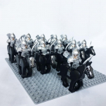 Keskaegsed R&uuml;&uuml;tlid Loss Ratsav&auml;gi Rohani S&otilde;durid Kaardiv&auml;gi Armee lotr Ratsanik Relvaga Soomus Kiiver Kilp ja Hobune Figuur Klotsid