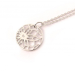 Altesse [L0191] &ndash; valge 'Goddess' h&otilde;bedane kaelakee mitmev&auml;rviline