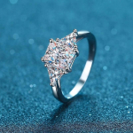 Emerald Cut 3 kat t&auml;is Moissante abielus&otilde;rmused naistele Laboris kasvatatud teemant Promise Band Platinum abielus&otilde;rmused 10