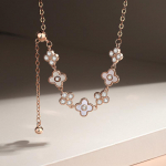 Neljalehelise ristiku kaelakee naistele m&otilde;eldud kerge luksuslik ni&scaron;i rangluu keti aksessuaarid