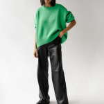 Naiste s&uuml;gistalvine silmkoeline kaelusega pikkade varrukatega avar &uuml;hev&auml;rviline kootud kampsun S smaragdroheline