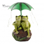 P&auml;ikesevalgusega konnapaar, vastupidav vaigukonstruktsioon, veekindel UV-kindel, LED-valgusega vihmavarju hoidev konnaskulptuur Frog