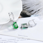 Romantilised moodsad sinised tsirkoonist ruudukujulised k&otilde;rvar&otilde;ngad &ndash; Euroopa ja Ameerika stiil Diamond, copper roheline